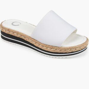 Néw with tags Journey collection sandal 12M